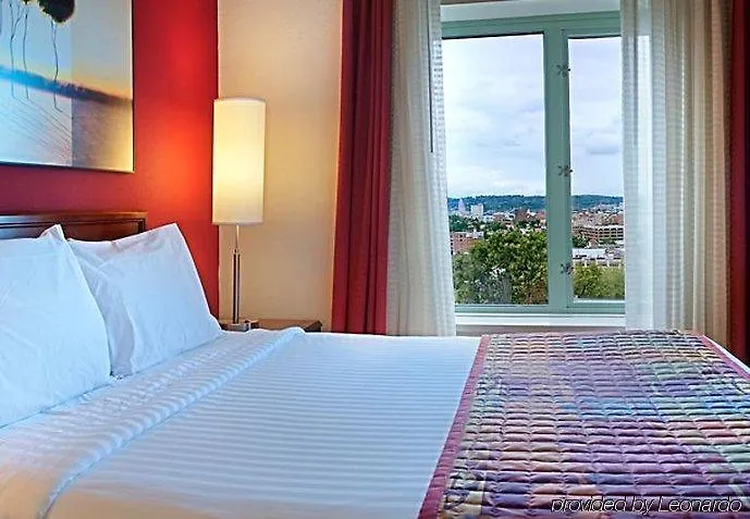 By Marriott University/medical Center 3*