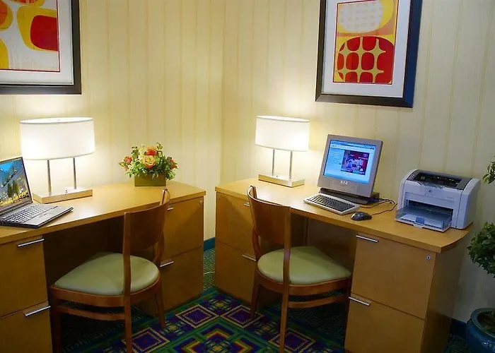 Hotel By Marriott University/medical Center 3*