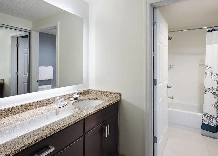 Hotel By Marriott University/medical Center 3*