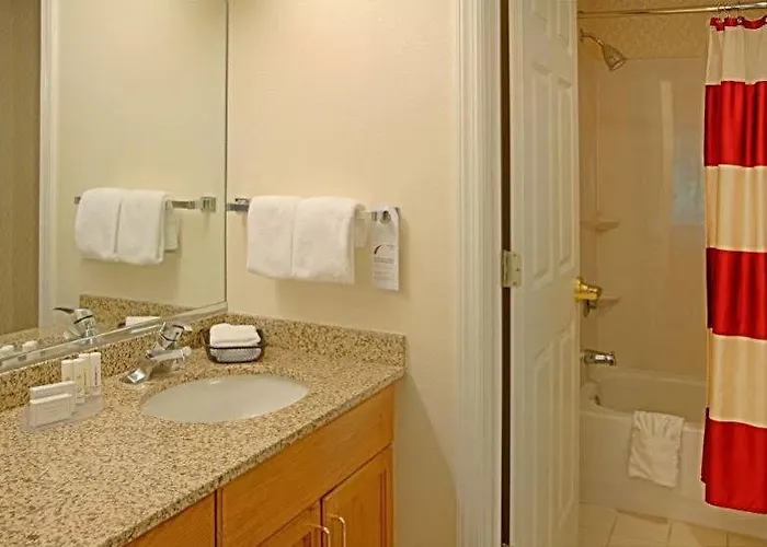 By Marriott University/medical Center 3* Pittsburgh
